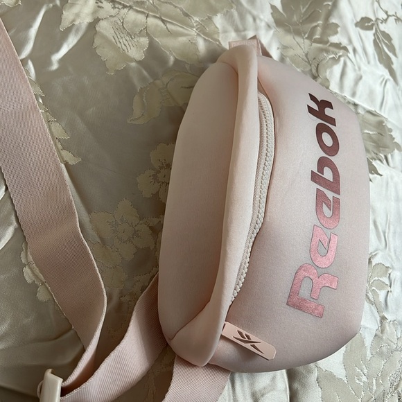 REEBOK FANNY PACK PINK SUPER CUTE - Picture 8 of 14